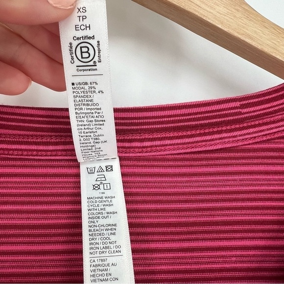 Athleta Cloudlight Stratus Shirt Womens XS Striped Long Sleeve Top Dark Pink - Picture 9 of 11
